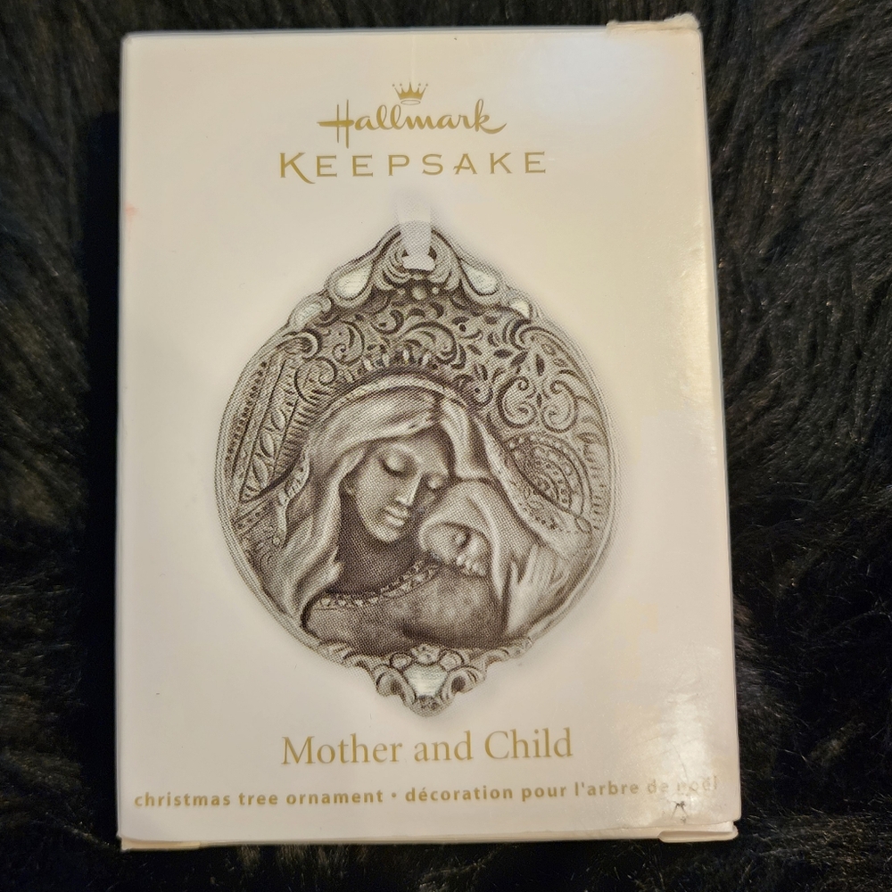 2012 Hallmark Keepsake Mother and Child Ornament